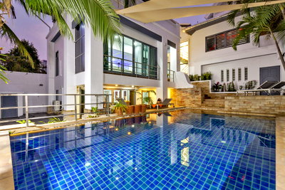 เช่าบ้านเดี่ยว ชลบุรี : Pool Villa for Rent Pratumnak Pattaya Private Pool
