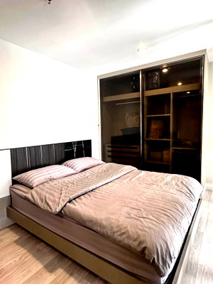 Condos for rent : Luxury duplex condo for rent at Ideo Mobi Sukhumvit Eastpoint, only 250 m from BTS Bangna (Rt-01)