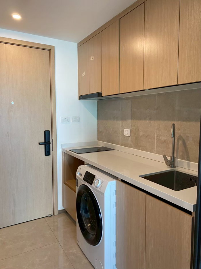 picture Condo for rent near the MRT Yellow Line. - 5/17