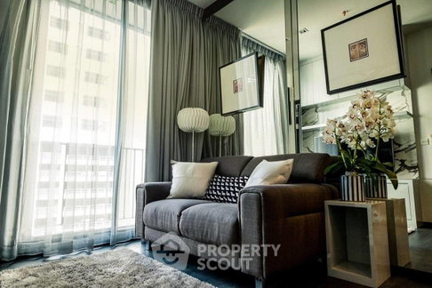 1-BR Condo The Edge Sukhumvit 23, 200m to MRT Sukhumvit (ID 3136523)