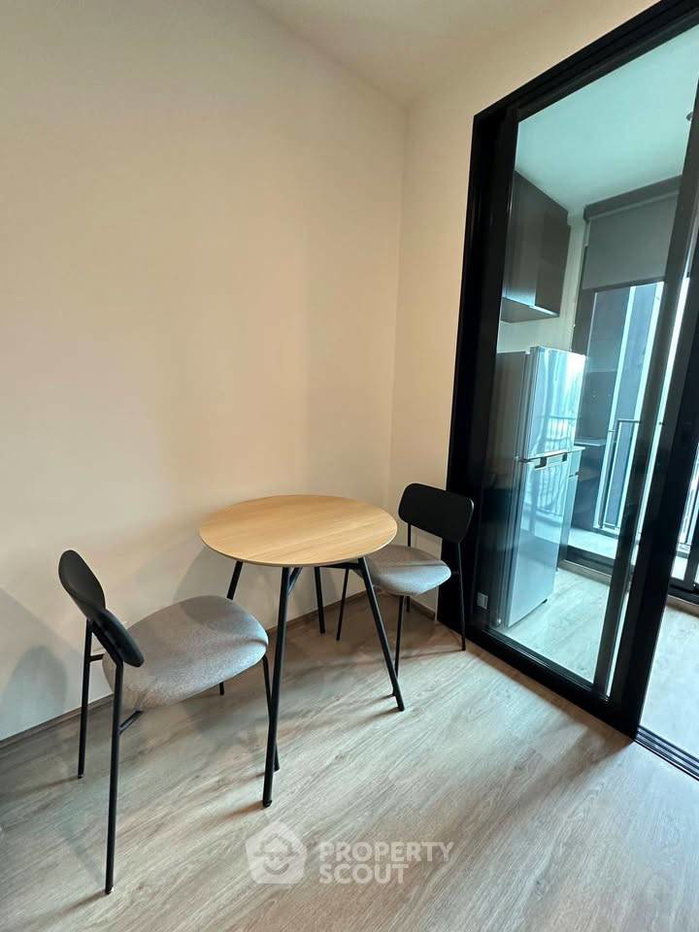 picture High-Floor 1-BR 30 Sqm At Nue District R9 Near MRT Phra Ram 9 (ID 3136052) - 4/10