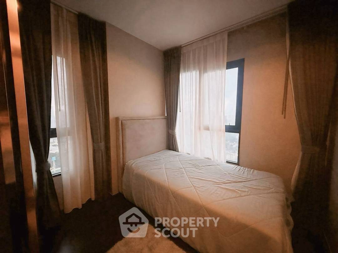 picture 2-BR Condo On 30th Floor, C Ekkamai, ARL Ramkhamhaeng (ID 3137513) - 9/14
