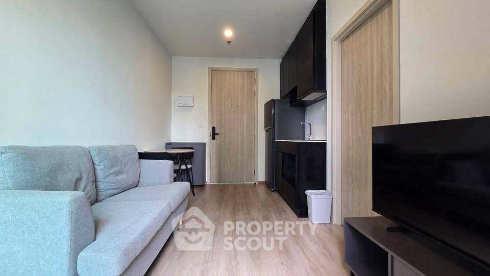 picture 1-BR Condo At Nue District R9, 200m To MRT Phra Ram 9, 21st-Floor (ID 3139133) - 2/10