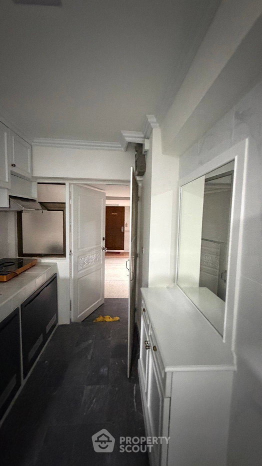 picture Well-Priced 2-BR 50 Sqm Condo At Thonglor Tower, BTS Thong Lor (ID 3136910) - 11/26