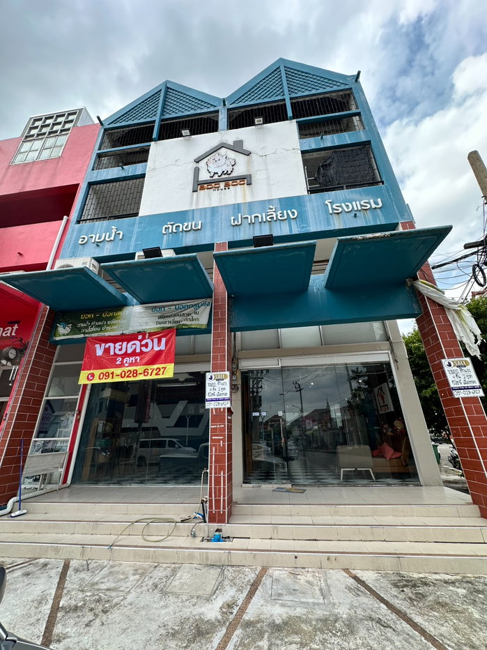 picture Corner commercial unit in Muang Thong Thani, near Beehive, opposite Sukhothai Thammathirat Open University. - 1/25