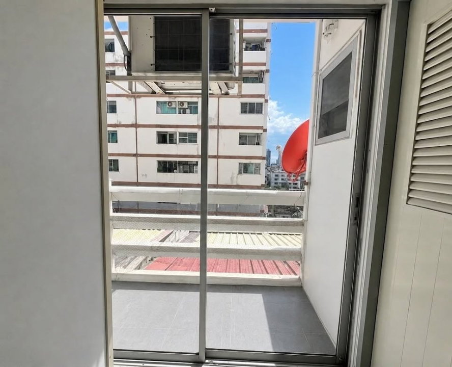 รูป 🔥ขาย คอนโด Family Town Condominium แฟมิลี่ ทาวน์ คอนโดมิเนียม ตกแต่งพร้อมอยู่ แถมติดตั้งแอร์ใหม่ให้ฟรี✅ ทำเลดีใจกลางเมือง ย่านสะพานควาย–สุทธิสาร - รูปที่ 4/7