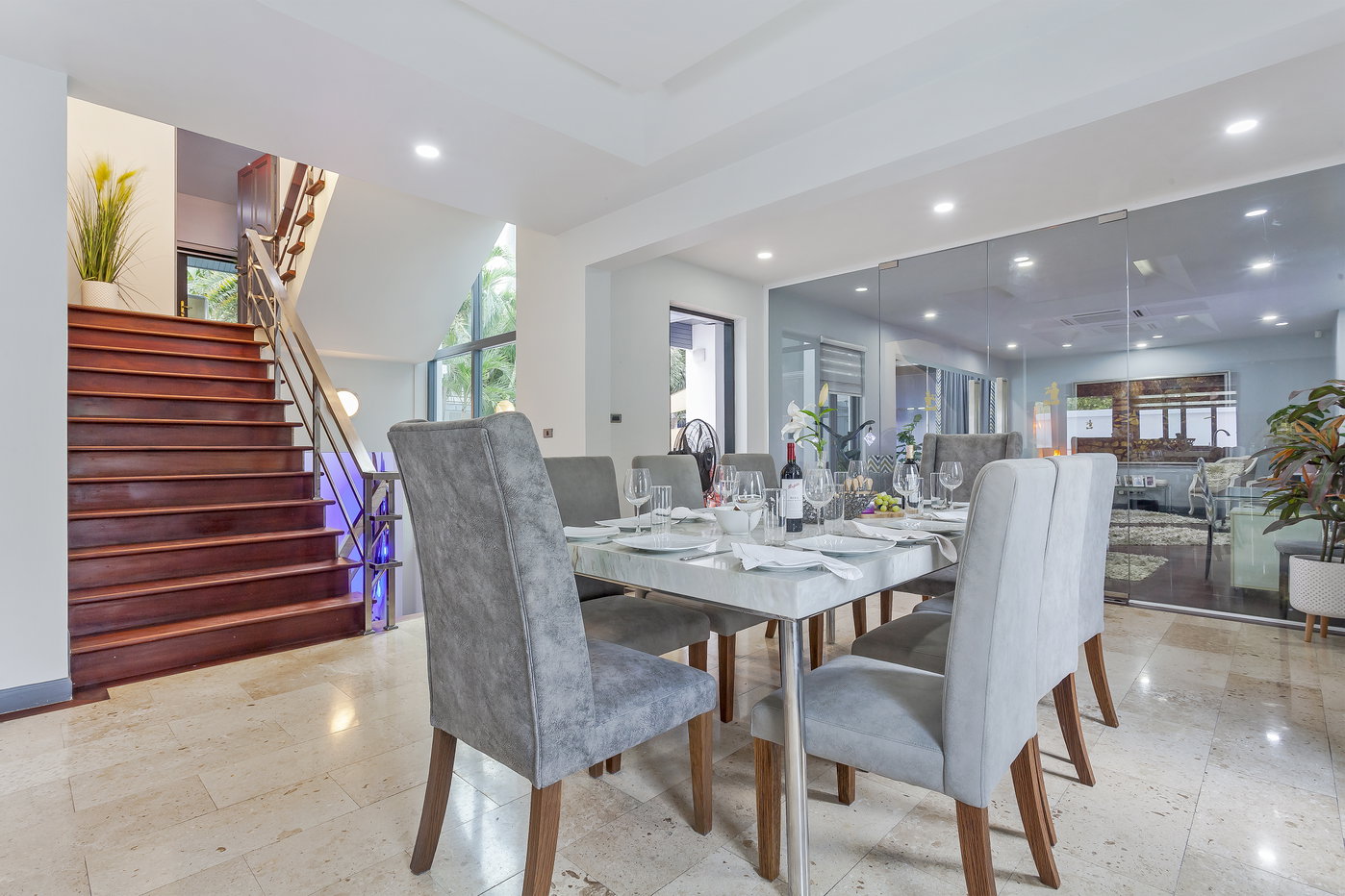 รูป Spacious Pool Villa for Sale Pratumnak Pattaya - รูปที่ 10/30