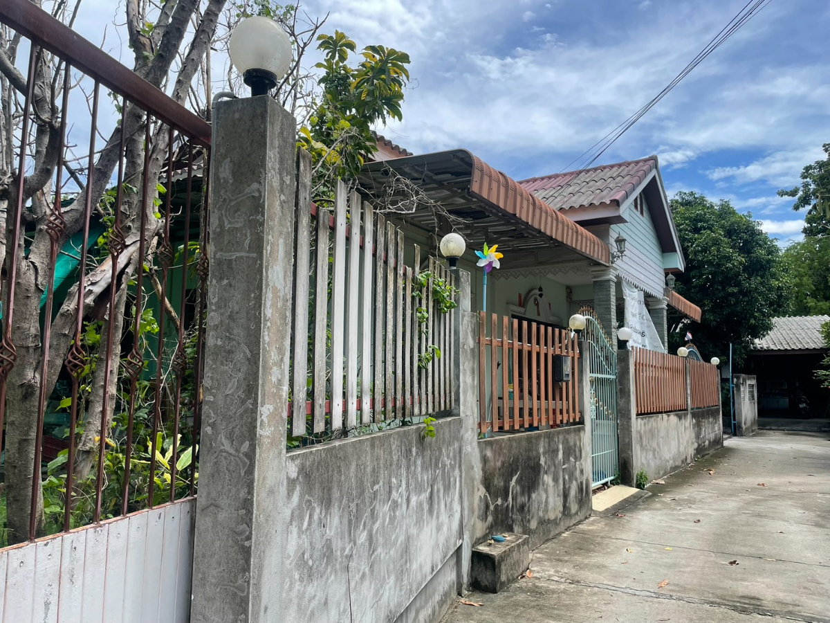 รูป บ้านระยอง ขายด่วนพร้อมโอน! บ้านเดี่ยวพร้อมที่ดิน 123 ตารางวา ใกล้ รพ.กรุงเทพระยอง - รูปที่ 4/8