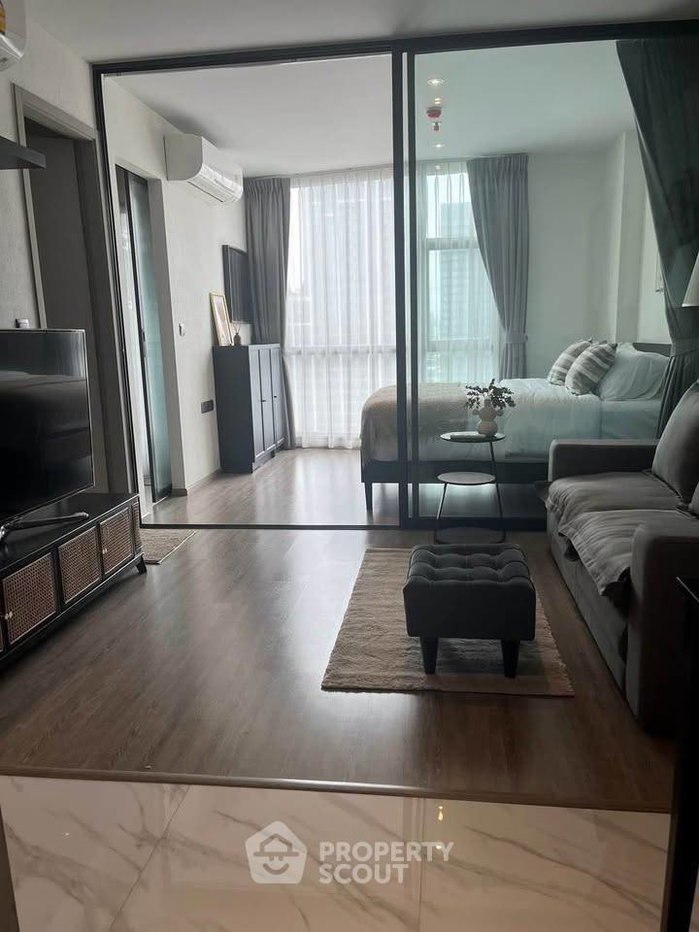 picture 1-BR Condo At Rhythm Ekkamai, 300m to BTS Ekkamai, 29th Floor (ID 3139637) - 2/9