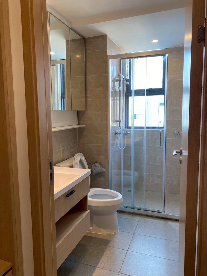 picture Condo for rent near the MRT Yellow Line. - 10/17