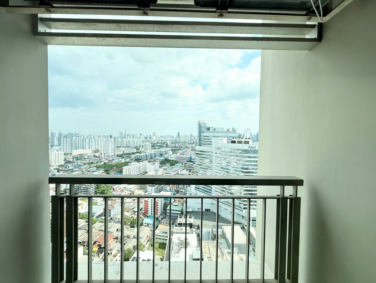 picture For Rent "𝐑𝐡𝐲𝐭𝐡𝐦 𝐑𝐚𝐭𝐜𝐡𝐚𝐝𝐚-𝐇𝐮𝐚𝐢𝐤𝐡𝐰𝐚𝐧𝐠"  1 Bedroom 36 Sq.m. High floor Near : MRT-Huaikhwang - 15/15