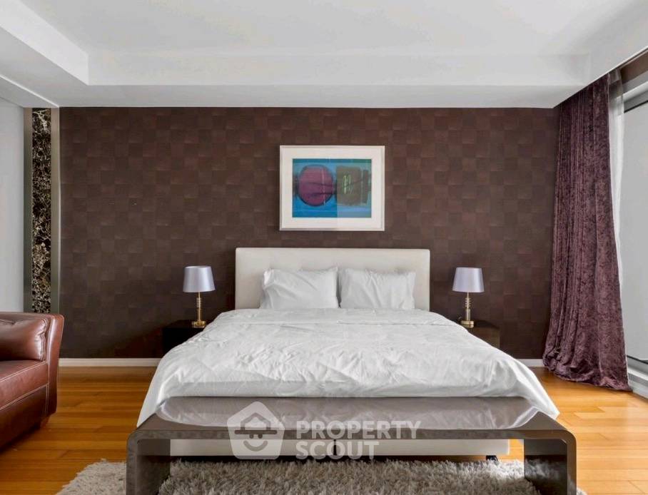 picture 4-BR 328 Sqm Condo At The River Condominium Near BTS Saphan Taksin (400m) (ID 3135228) - 7/13