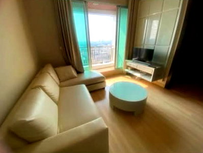Condos for rent : The Address               Phayathai