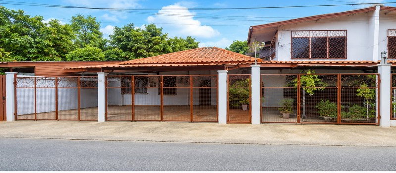 รูป ใกล้สำนักงานที่ดินประเวศ 899 ม.ให้เช่าบ้านทำออฟฟิศ กรุงเทพกรีฑา 4นอน 4น้ำ ใกล้โรงเรียนศรีพฤฒา 900 ม. ขนาด 50 ตร.ว. 250ตร.ม ติดป้ายได้ - รูปที่ 1/8