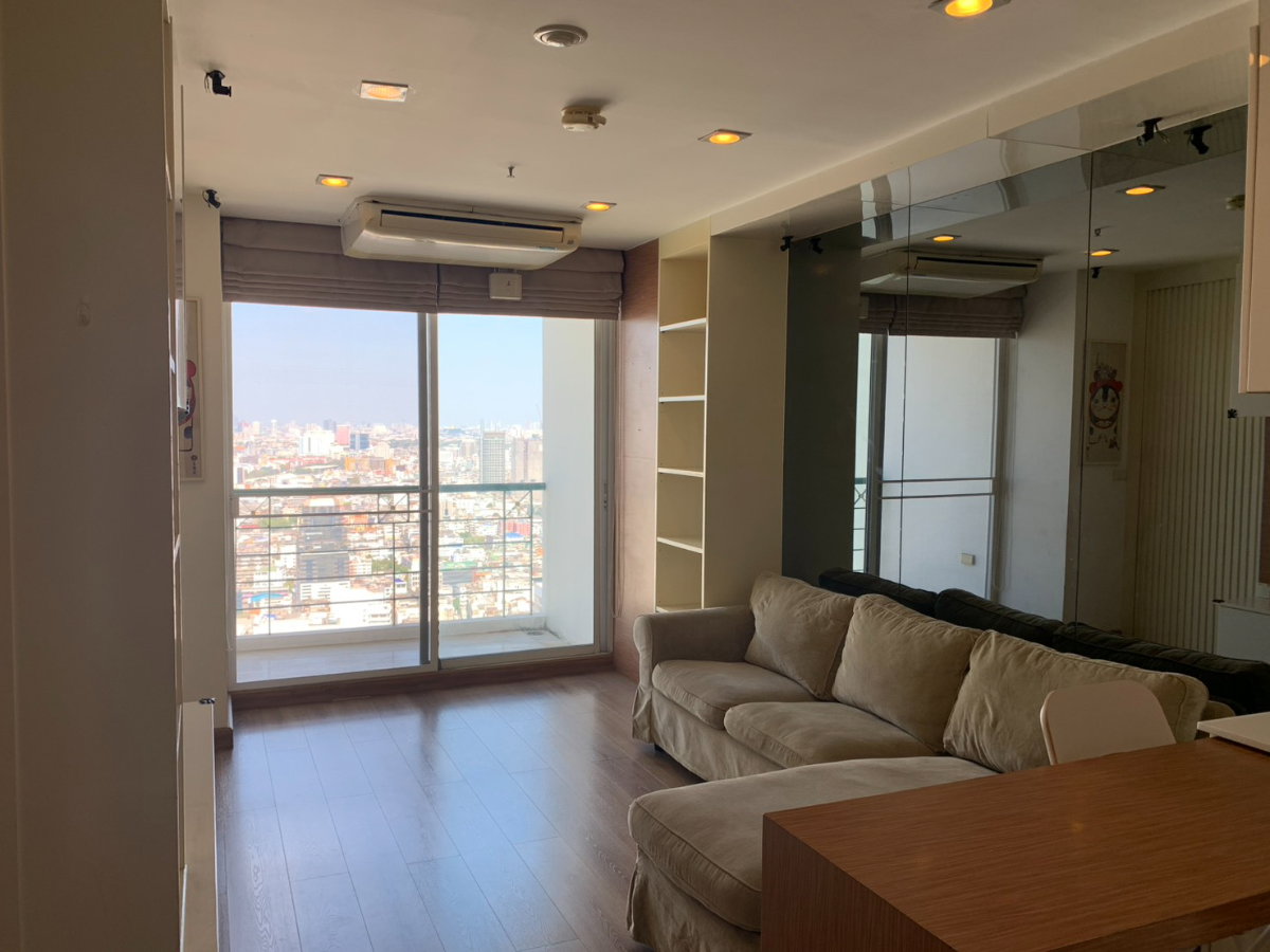 picture Condo For Rent 2 Bedrooms at Sathorn House near BTS Surasak - 2/10