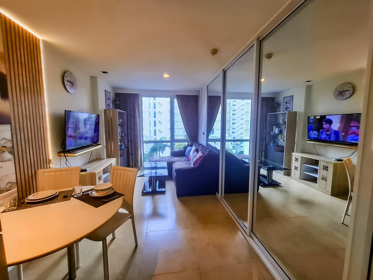 picture Pool View Condo for Rent The Cliff Pratumnak Pattaya - 8/11