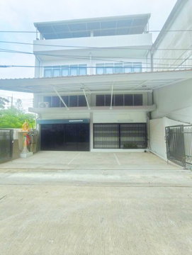 Home office for rent, 2 units, 3 floors, with mezzanine, 3 bathrooms, near BTS Bearing, 850 m., usable area 540 sq m., suitable for offices,