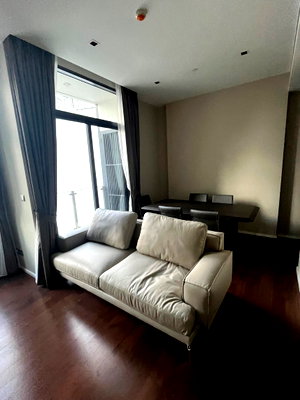 ขายคอนโด : The Diplomat 39 – 18.8MB : Spacious Condo near BTS Phrom Phong