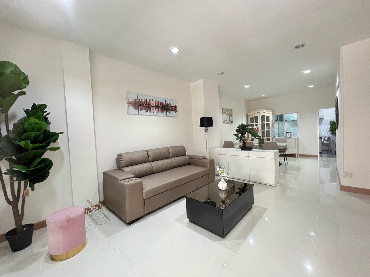 รูป 🏡✨ ให้เช่าทาวน์โฮม 3 ชั้น – แกรนดิตี้ สาธุประดิษฐ์ 2 บ้านหลังใหญ่ ทำเลใจกลางเมือง เดินทางสะดวก เหมาะสำหรับอยู่อาศัยหรือทำ Home Office - รูปที่ 14/16