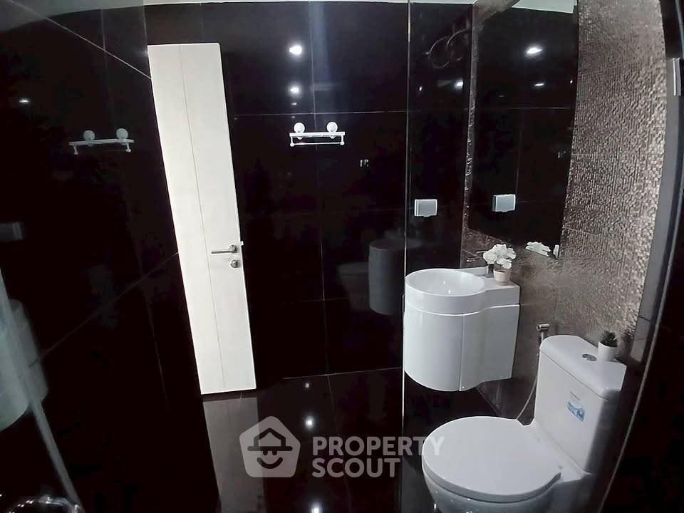 picture 2-BR Condo at Rhythm Sukhumvit 36-38, 300m to BTS Thong Lor (ID 3139754) - 23/44