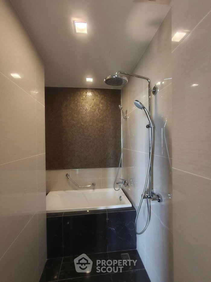 picture 2-BR 58 Sqm Condo For Rent At Park Origin Phrom Phong Near BTS Phrom Phong (ID 3138728) - 14/15