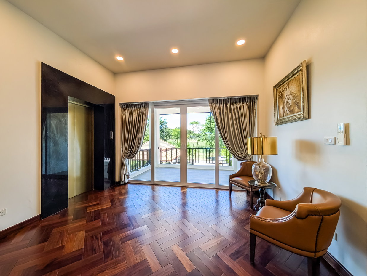 picture Luxury Golf Course View Pool Villa for Rent Huay Yai Pattaya - 15/31