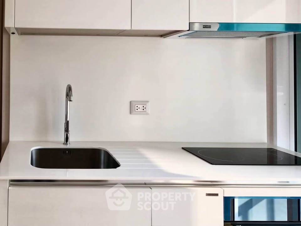 picture 1-BR Condo The Saint Residences, 29th Floor, 100m to MRT Phahon Yothin (ID 3139003) - 15/16