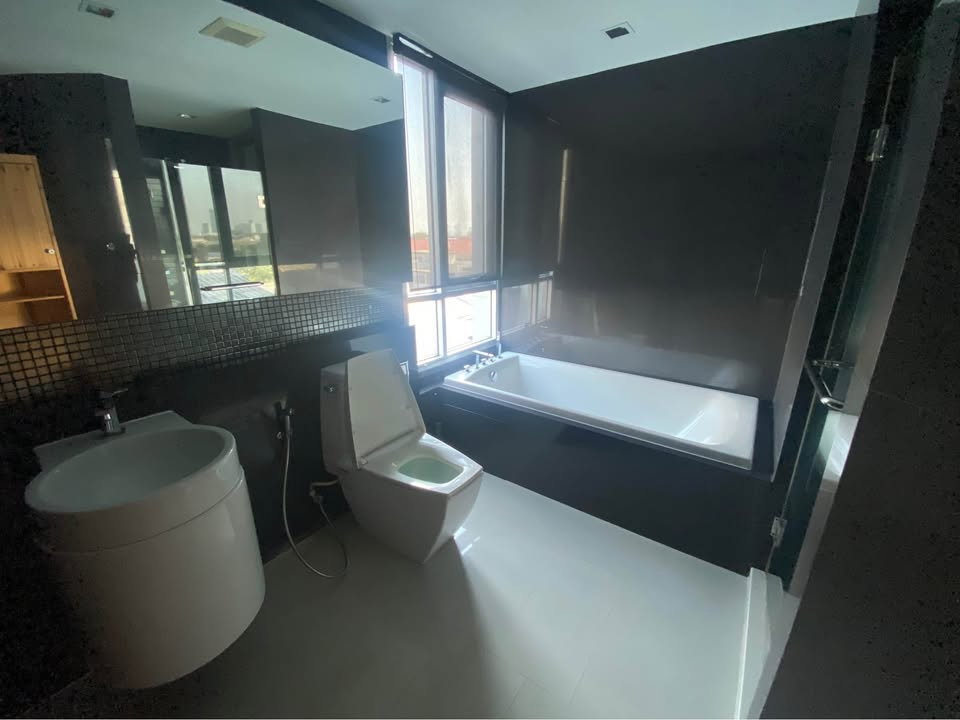 picture RS7241 For Rent: Rhythm Sathorn, Corner Unit, Private, Near BTS Saphan Taksin and BTS Surasak - 13/14