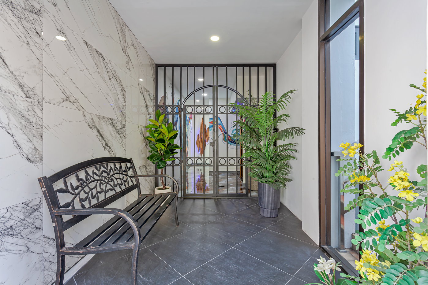 รูป Spacious Pool Villa for Sale Pratumnak Pattaya - รูปที่ 4/30
