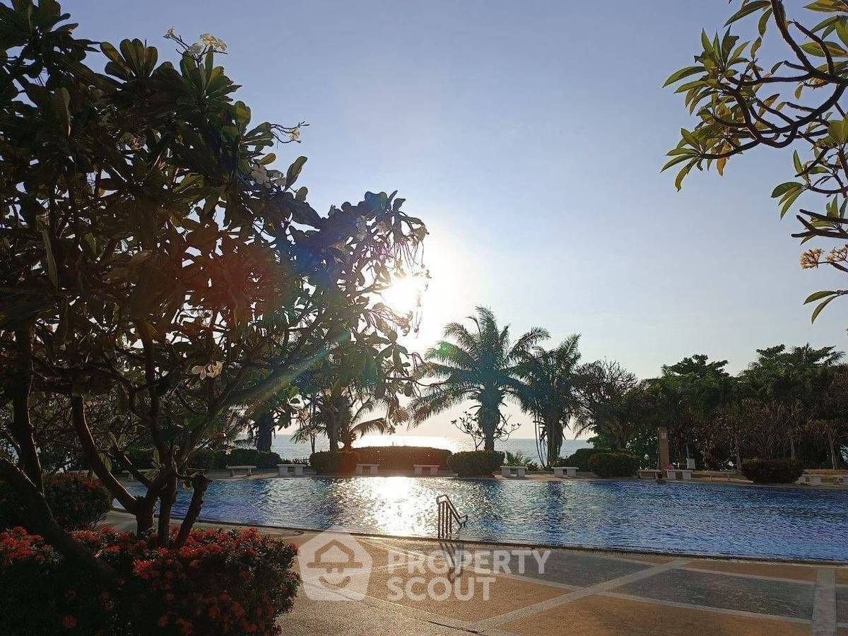 picture 2-BR Condo For Sale At View Talay 3, Pratumnak High-Floor 17 (ID 3139552) - 9/10