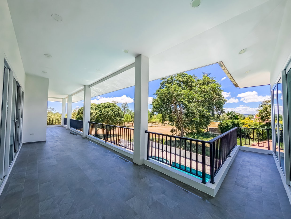 picture Luxury Golf Course View Pool Villa for Sale Huay Yai Pattaya - 26/31