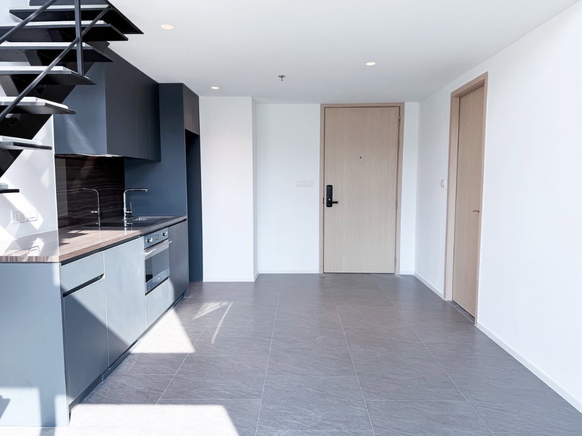 picture RARE FIND: 1BR DUPLEX @ THE LOFTS SILOM – ONLY 12MB - 14/31