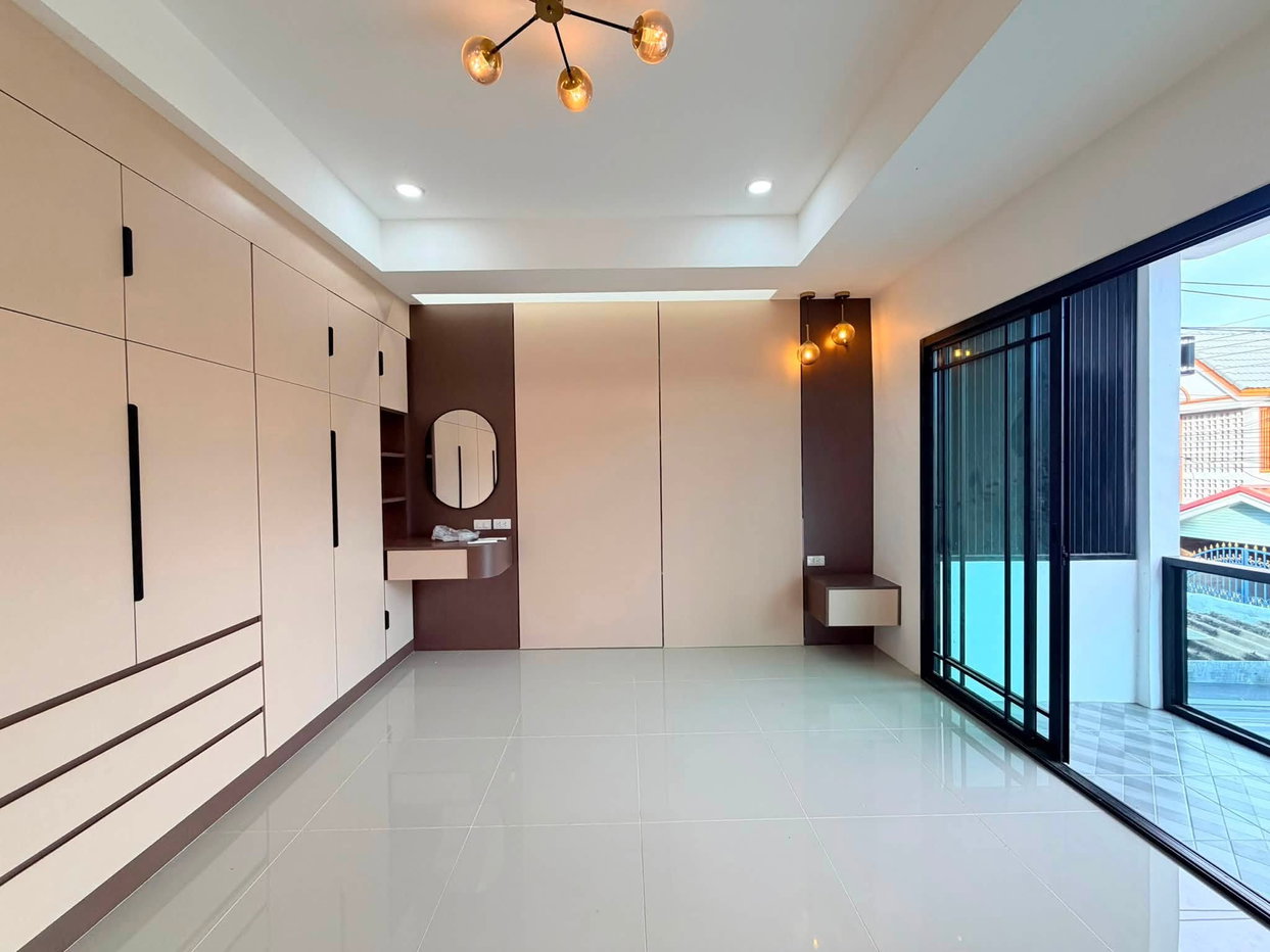 รูป Pre sale Modern Townhouse for Sale Jomtien Pattaya - รูปที่ 10/15