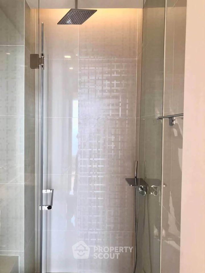 picture 1-BR Condo The Saint Residences, 29th Floor, 100m to MRT Phahon Yothin (ID 3139003) - 14/16