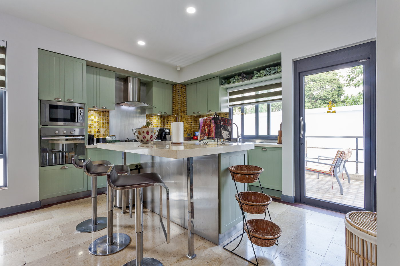 รูป Spacious Pool Villa for Sale Pratumnak Pattaya - รูปที่ 12/30