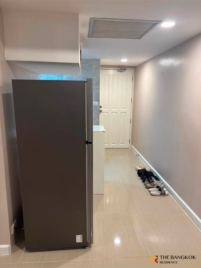 picture Omni Tower Move-in Ready, Just Bring Your Stuff near BTS Nana - 10/10
