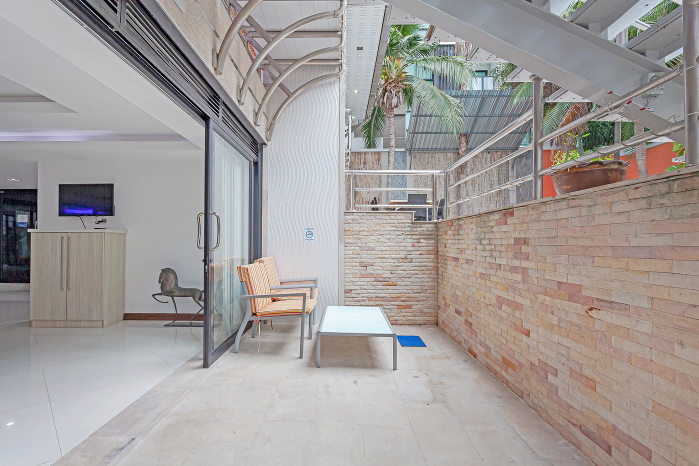 รูป Spacious Pool Villa for Sale Pratumnak Pattaya - รูปที่ 13/30