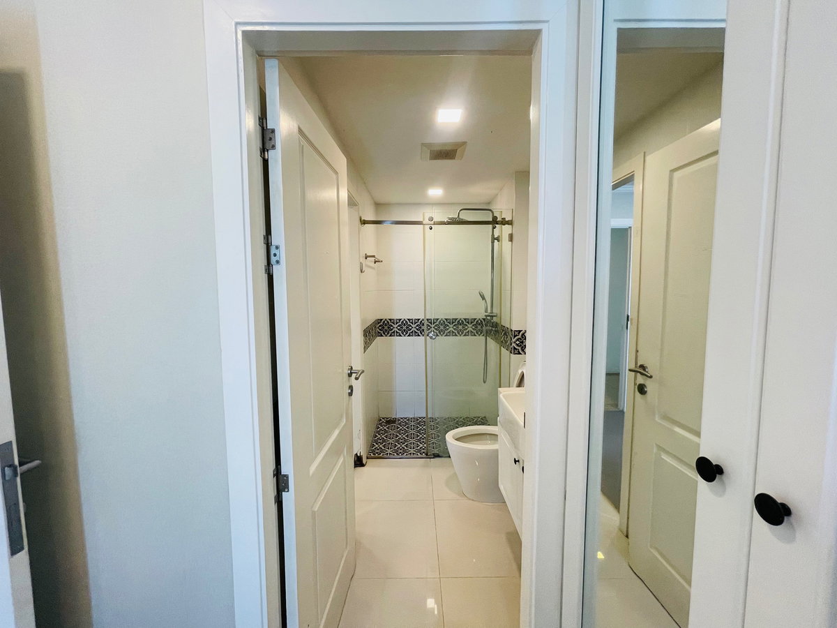 picture The Orient condo for yearly rent 8,500 - 8/11