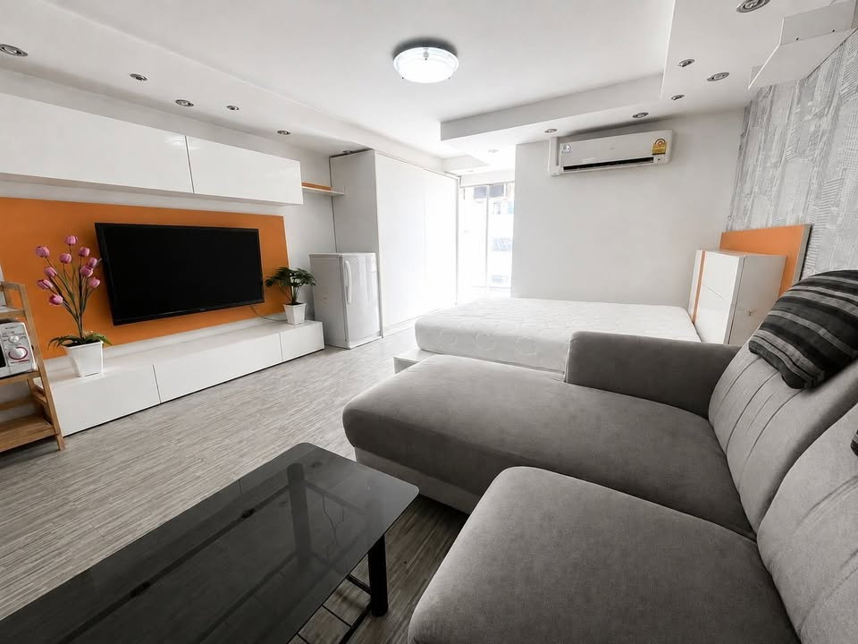 รูป 🔥ขาย คอนโด Family Town Condominium แฟมิลี่ ทาวน์ คอนโดมิเนียม ตกแต่งพร้อมอยู่ แถมติดตั้งแอร์ใหม่ให้ฟรี✅ ทำเลดีใจกลางเมือง ย่านสะพานควาย–สุทธิสาร - รูปที่ 2/7