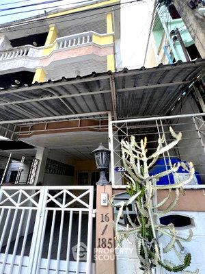 Townhouses for sale Rajamangala University of Technology Phra Nakhon North Bangkok Campus : Pet-Friendly 4-BR Townhouse For Sale, Pibul Garden Ville, Suan Yai (ID 3123699)
