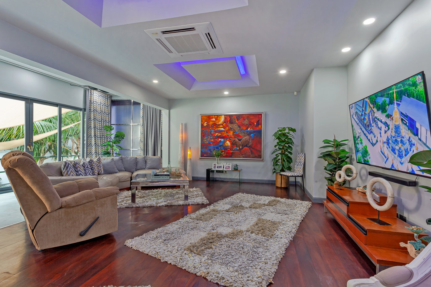 รูป Spacious Pool Villa for Sale Pratumnak Pattaya - รูปที่ 5/30