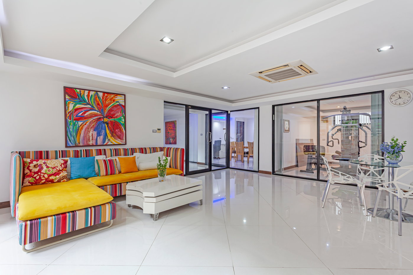 รูป Spacious Pool Villa for Sale Pratumnak Pattaya - รูปที่ 14/30
