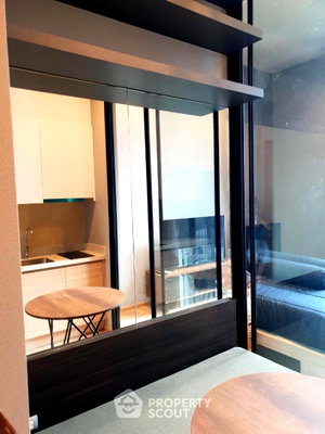 คอนโดให้เช่า : ราคาเหมาะสม คอนโด 1 ห้องนอน Noble Around Sukhumvit 33 ใกล้ BTS พร้อมพงษ์ (ID 626251)
