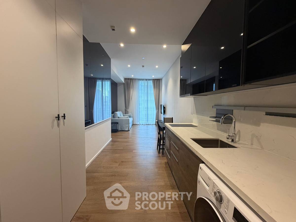 picture 1-BR Condo For Sale At Muniq Langsuan, Near BTS Ratchadamri (ID 2468396) - 2/17
