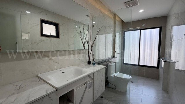 รูป ทาวน์โฮม 3 ชั้น เดอะ ซิมโฟนี่ นวมินทร์ 163 บ้านตัวอย่าง - รูปที่ 38/39