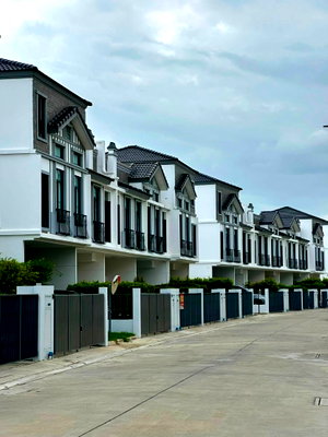 Houses for rent Bang Plee Samut Prakarn : Rent Villaggio 3 Srinakarin -Bangna. Ready to move in, fully furnished. ✅Contact via Line for a quick response.