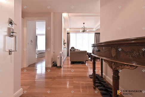 Langsuan Ville near BTS Ratchadamri Convenient Travel, Great Value per Square Meter