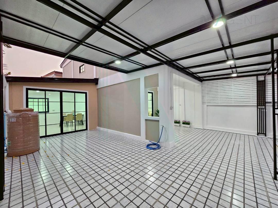 รูป ขายทาวน์เฮาส์ โครงการ พระปิ่น 3 2 ชั้น 5 ห้องนอน 2 ห้องน้ำ - รูปที่ 2/8