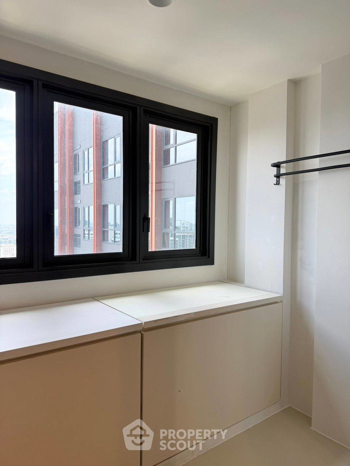 picture 1-BR Condo On 40A Floor, XT Huai Khwang, 100m to MRT Huai Khwang (ID 3135248) - 4/19