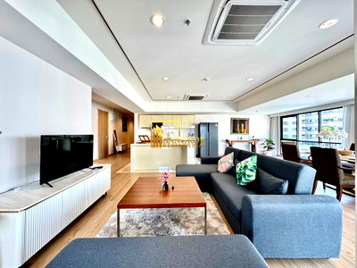 เช่ากิจการ ถนนสาทรเหนือ : Impressive 3 Bedroom Apartment in Vibrant Sathorn Area - BR21098AP